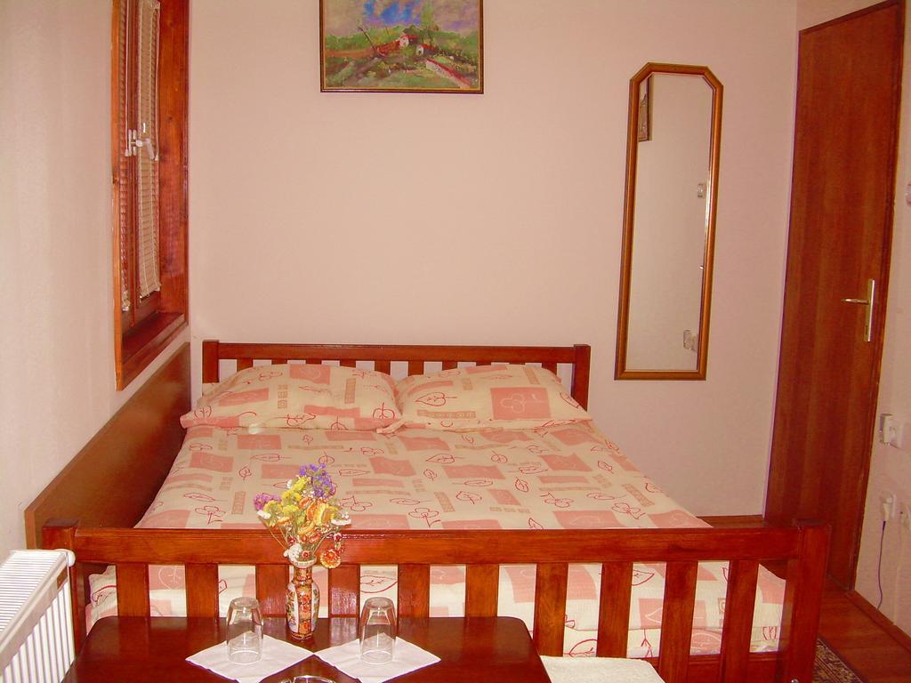 Amfora Rooms Caribrod Dimitrovgrad Ruang foto