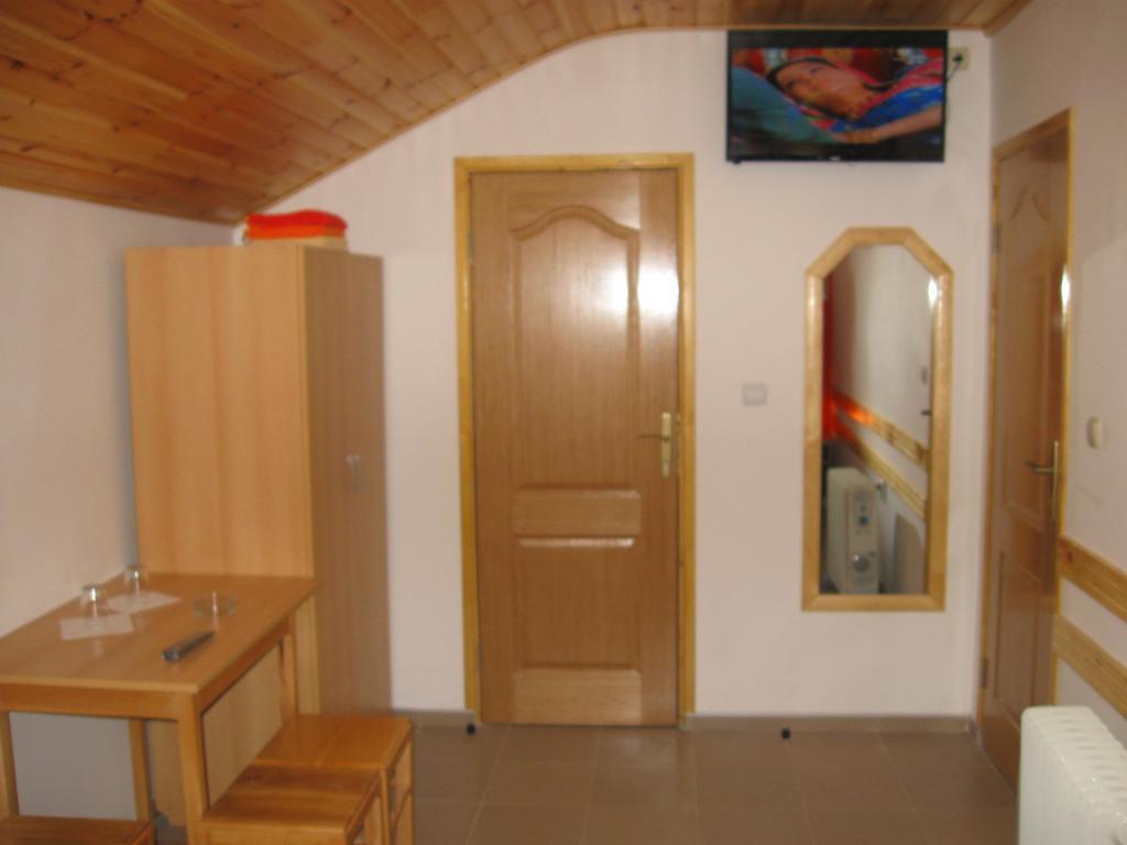 Amfora Rooms Caribrod Dimitrovgrad Bagian luar foto